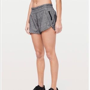Lululemon Tracker LR Short 4”